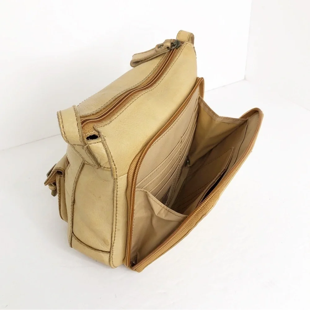 Fossil tan pebbled leather shoulder purse